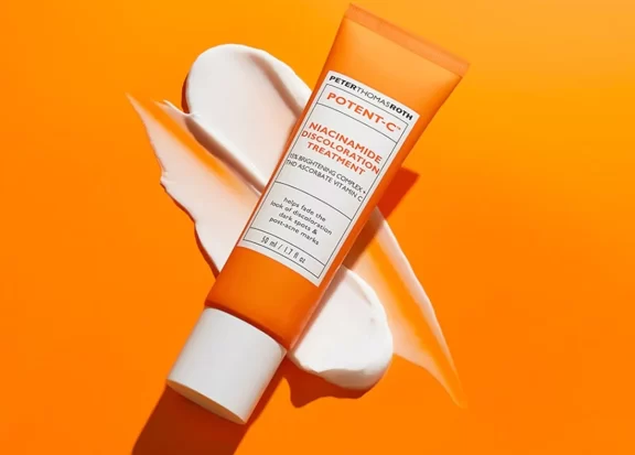 Don't have time for a full redo? Our simple 5-step guide shows you how to seamlessly transform your daytime makeup into a stunning evening look. Learn the quick tricks and product swaps that take you from work-ready chic to night-out glam in minutes.