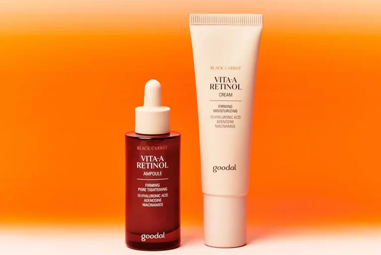 The world of clean beauty can be overwhelming. This is your definitive guide to understanding what truly makes a product "clean" and how these natural-based formulas can help you achieve healthy, vibrant skin. Discover the key ingredients to look for and what to avoid for a skincare routine you can feel good about.